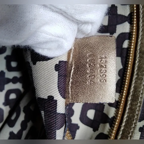 Authenticated Gucci Tote Bag With Heart Charm Canvas 139261 Brown & Beige Shoulder Bags